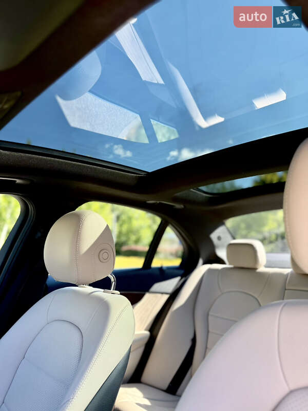 Седан Mercedes-Benz C-Class 2016 в Днепре