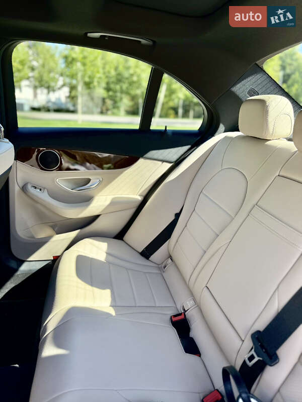 Седан Mercedes-Benz C-Class 2016 в Днепре
