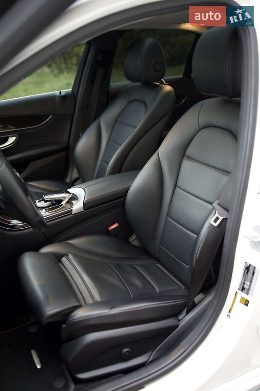 Седан Mercedes-Benz C-Class 2016 в Сарнах