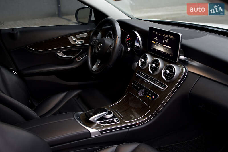 Седан Mercedes-Benz C-Class 2016 в Сарнах