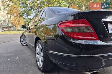 Седан Mercedes-Benz C-Class 2011 в 