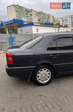Седан Mercedes-Benz C-Class 1997 в Черновцах