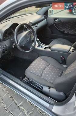Купе Mercedes-Benz C-Class 2004 в 