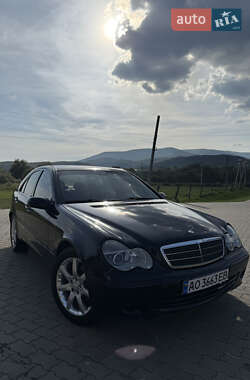 Седан Mercedes-Benz C-Class 2000 в Сваляве