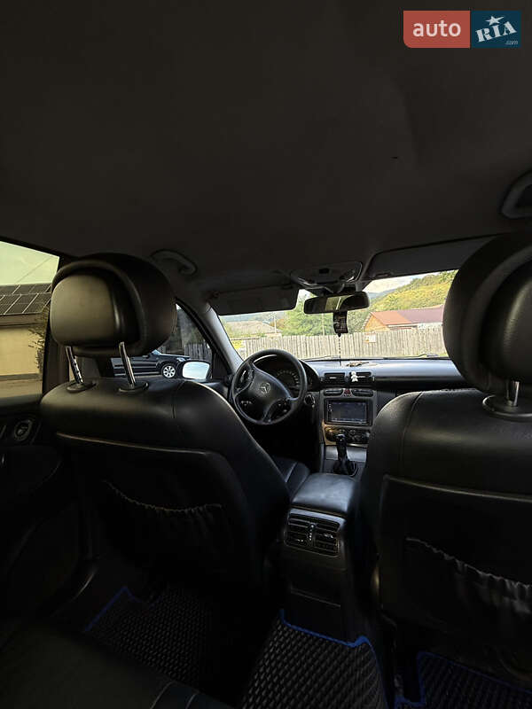 Седан Mercedes-Benz C-Class 2000 в Сваляві
