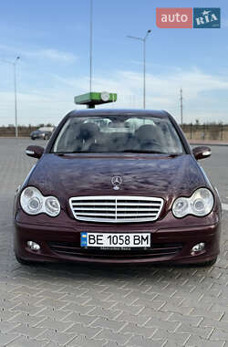 Седан Mercedes-Benz C-Class 2006 в 