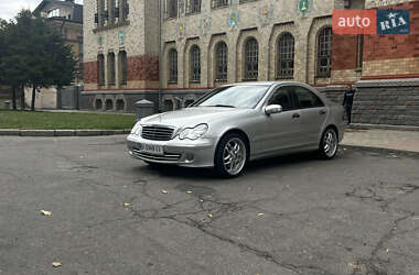 Седан Mercedes-Benz C-Class 2004 в 