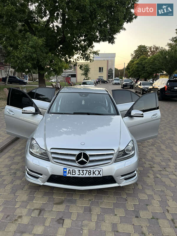 Седан Mercedes-Benz C-Class 2011 в 