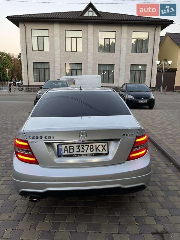 Седан Mercedes-Benz C-Class 2011 в Могилев-Подольске