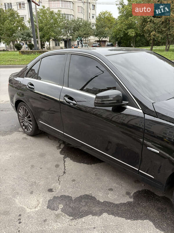 Седан Mercedes-Benz C-Class 2010 в Тернополе
