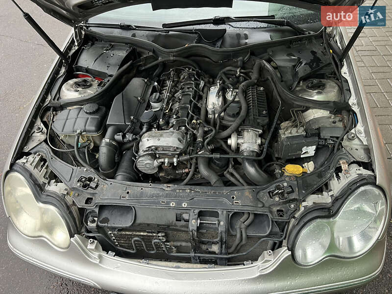 Универсал Mercedes-Benz C-Class 2002 в Ровно