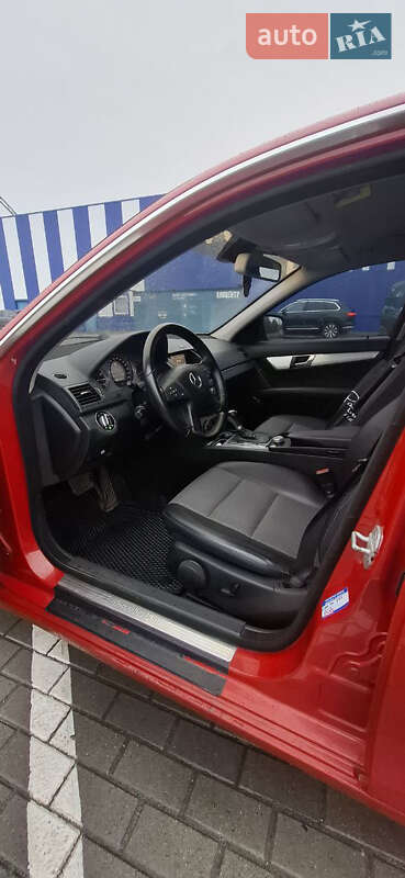 Седан Mercedes-Benz C-Class 2008 в Ровно