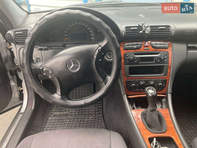 Універсал Mercedes-Benz C-Class 2003 в Києві фото 3 Універсал Mercedes-Benz C-Class 2003 в Києві