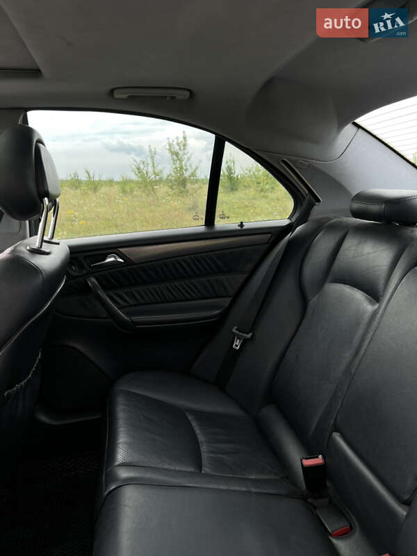 Седан Mercedes-Benz C-Class 2002 в Полонном
