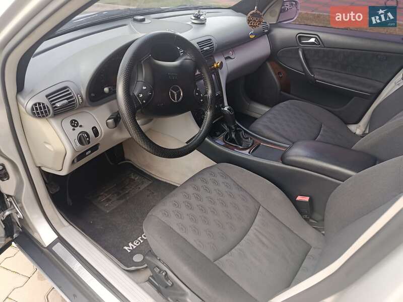 Седан Mercedes-Benz C-Class 2001 в Тернополе