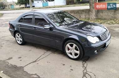 Седан Mercedes-Benz C-Class 2004 в 