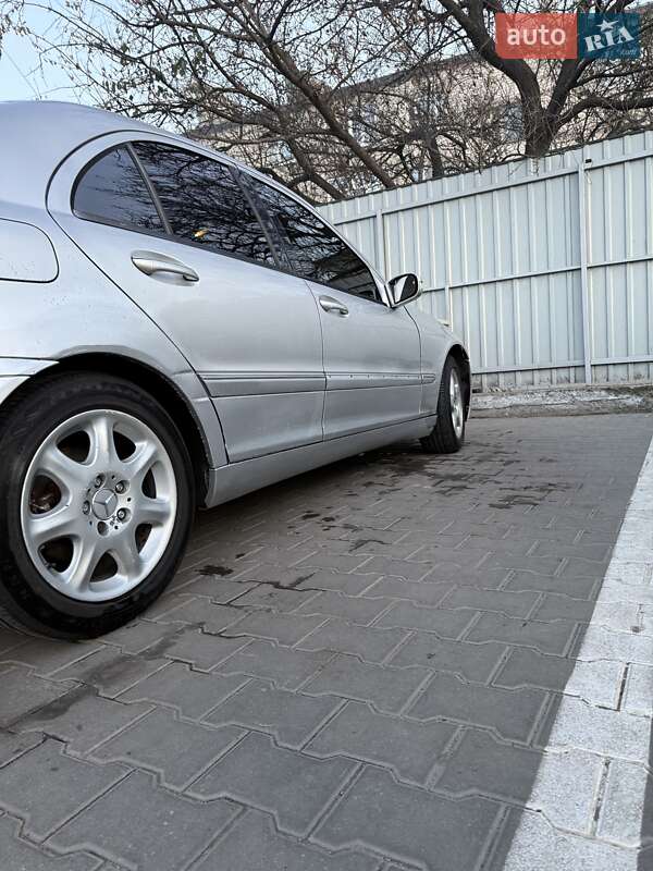 Седан Mercedes-Benz C-Class 2001 в Миколаєві фото 17 Седан Mercedes-Benz C-Class 2001 в Миколаєві