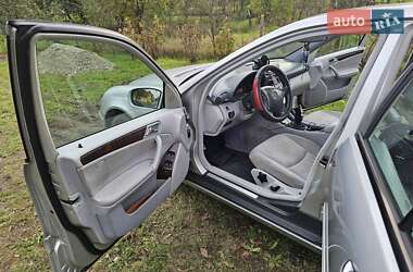Седан Mercedes-Benz C-Class 2003 в 