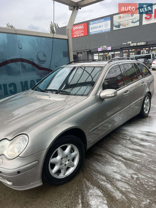 Универсал Mercedes-Benz C-Class 2002 в Кривом Роге