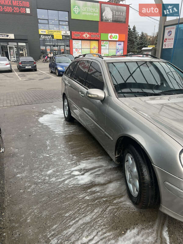 Универсал Mercedes-Benz C-Class 2002 в Кривом Роге