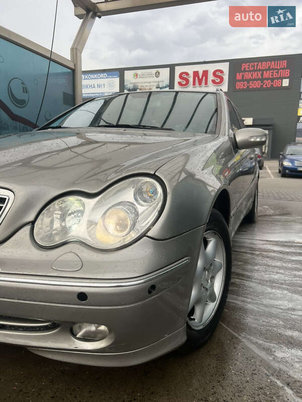 Универсал Mercedes-Benz C-Class 2002 в Кривом Роге