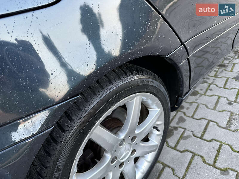 Седан Mercedes-Benz C-Class 2001 в Жовкве