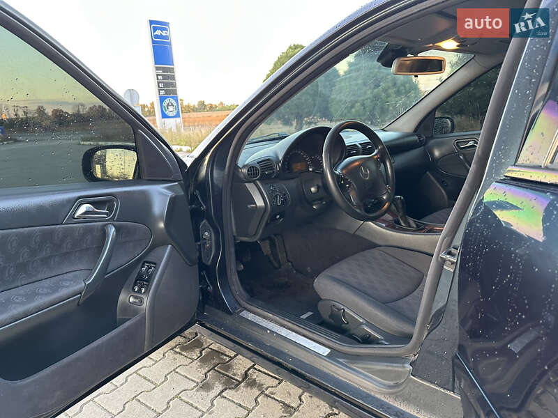 Седан Mercedes-Benz C-Class 2001 в Жовкве