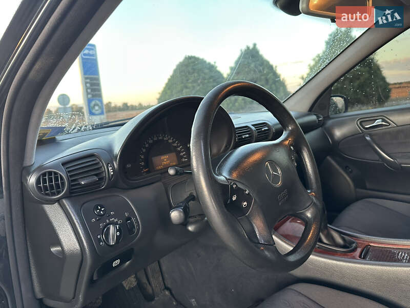 Седан Mercedes-Benz C-Class 2001 в Жовкве