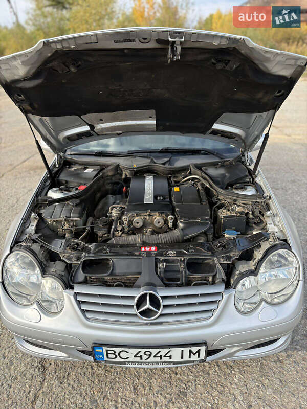 Купе Mercedes-Benz C-Class 2005 в Новояворовске
