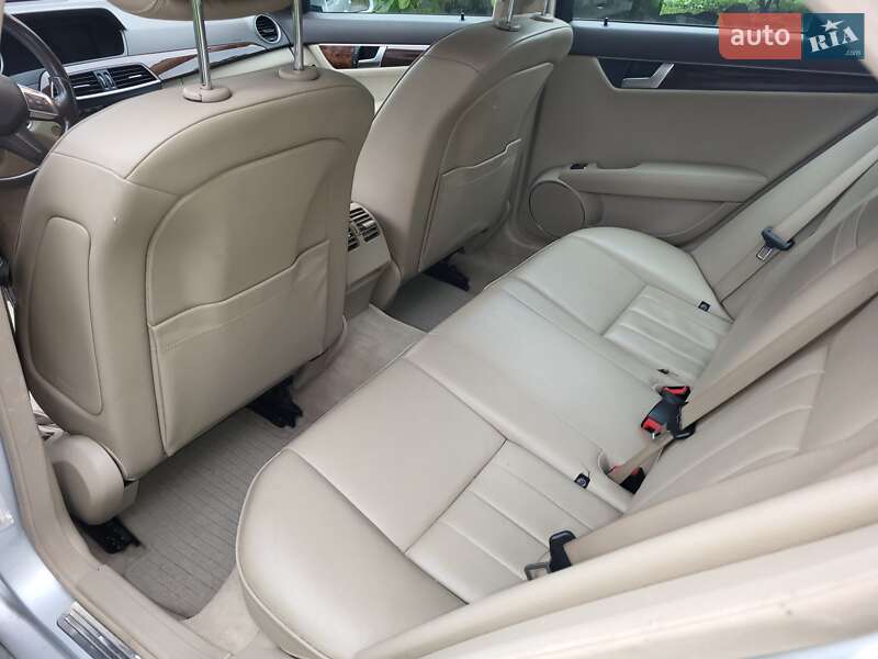 Седан Mercedes-Benz C-Class 2011 в Вінниці