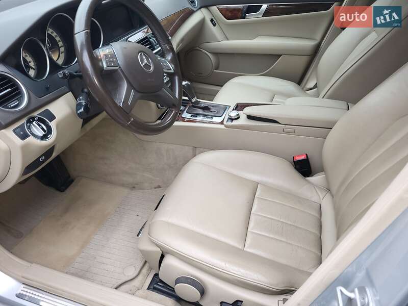 Седан Mercedes-Benz C-Class 2011 в Вінниці