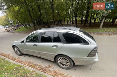 Універсал Mercedes-Benz C-Class 2004 в 
