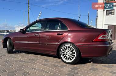 Седан Mercedes-Benz C-Class 2006 в  фото 3 Седан Mercedes-Benz C-Class 2006 в