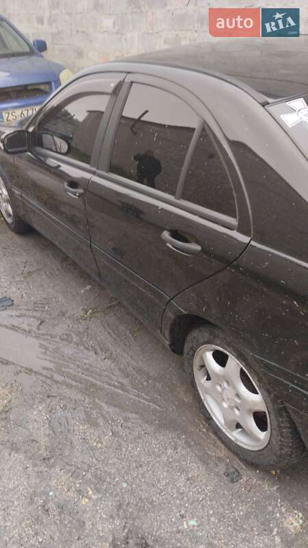 Седан Mercedes-Benz C-Class 2002 в Харькове