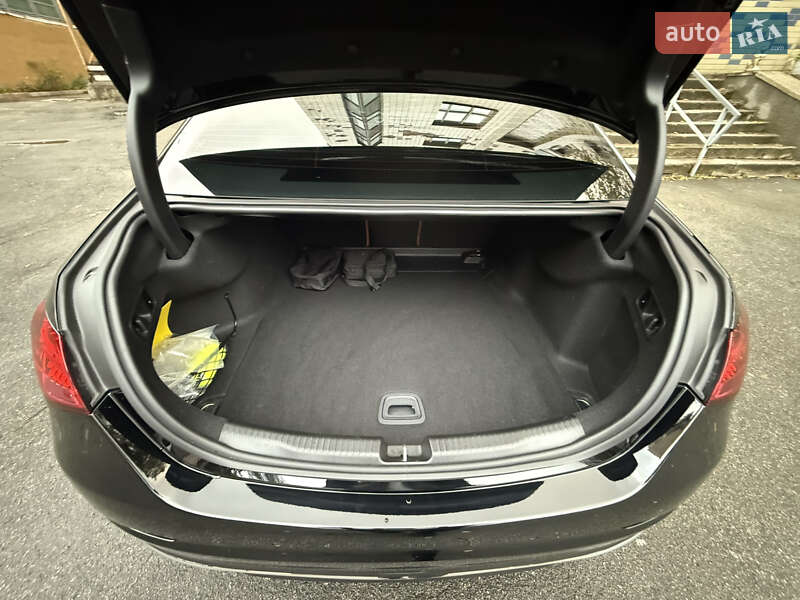 Седан Mercedes-Benz C-Class 2023 в Киеве