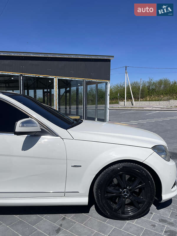 Универсал Mercedes-Benz C-Class 2008 в Мостиске