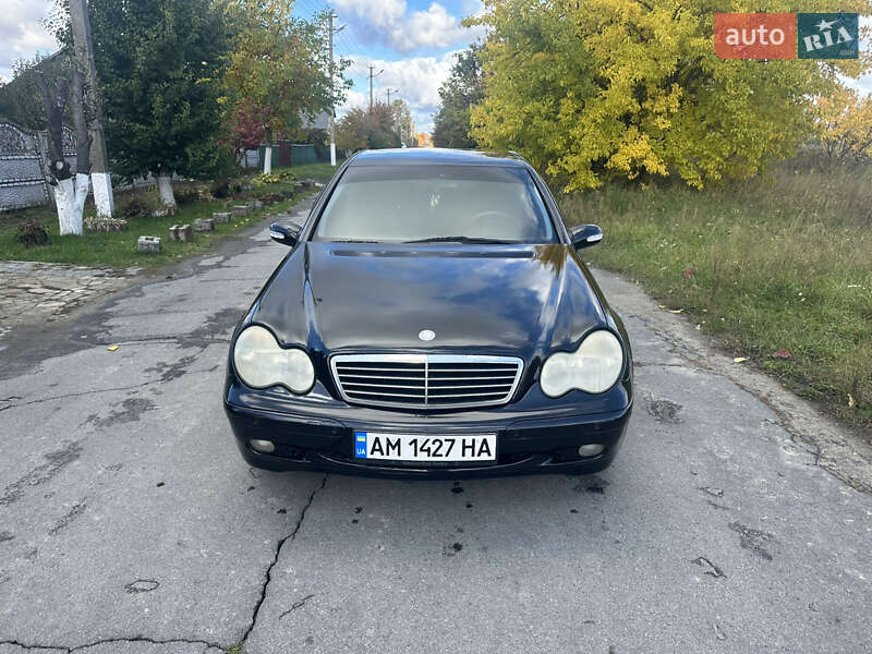 Седан Mercedes-Benz C-Class 2003 в Брусилове