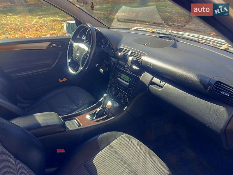 Седан Mercedes-Benz C-Class 2004 в Сумах
