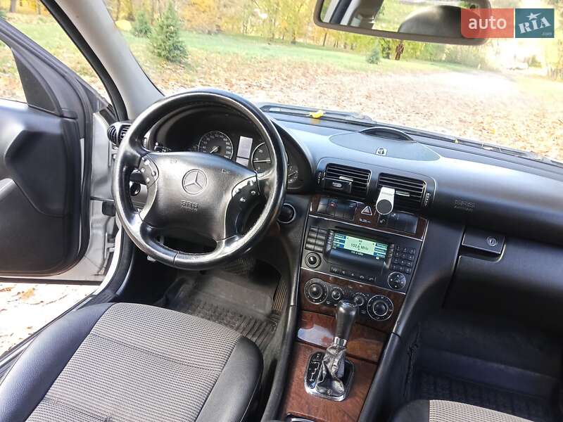 Седан Mercedes-Benz C-Class 2004 в Сумах
