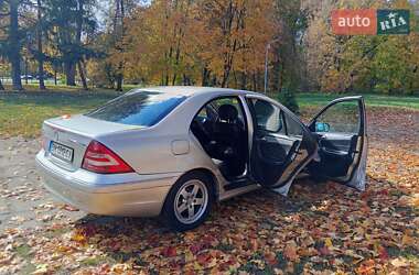 Седан Mercedes-Benz C-Class 2004 в 