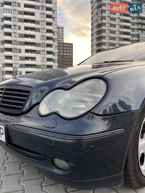 Универсал Mercedes-Benz C-Class 2001 в Киеве