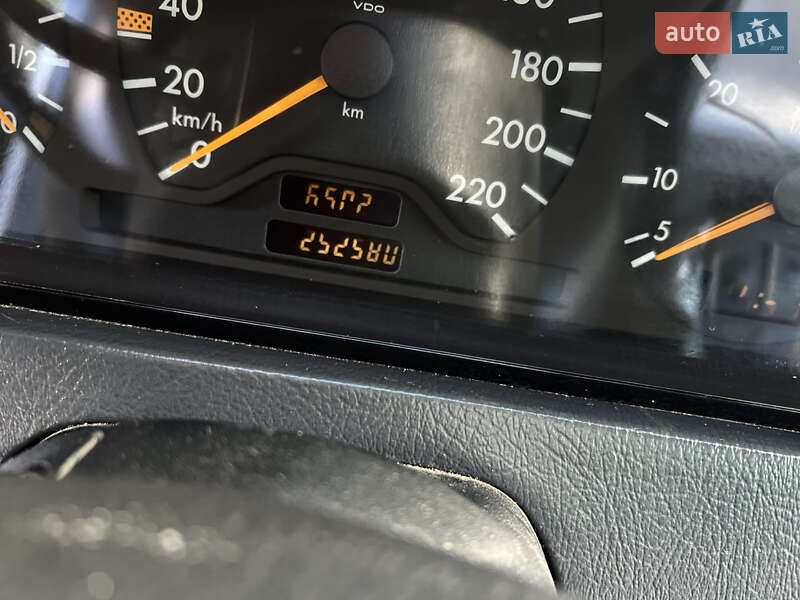 Седан Mercedes-Benz C-Class 1998 в Черновцах