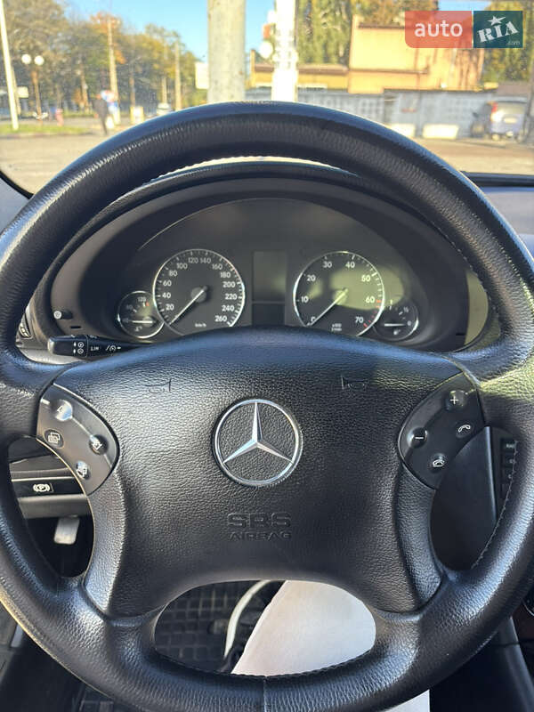 Седан Mercedes-Benz C-Class 2005 в Виннице