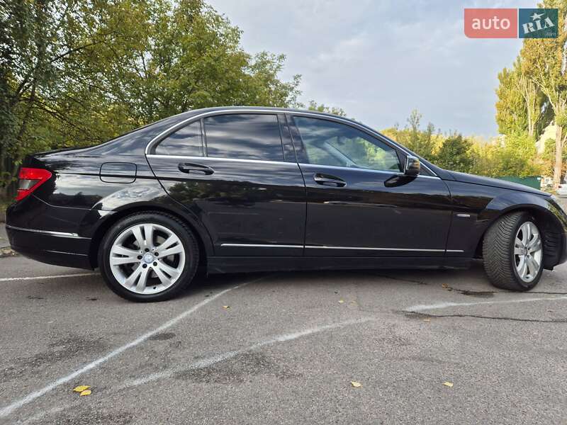 Седан Mercedes-Benz C-Class 2011 в Виннице