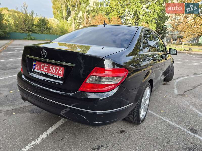 Седан Mercedes-Benz C-Class 2011 в Виннице