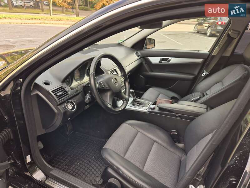 Седан Mercedes-Benz C-Class 2011 в Виннице