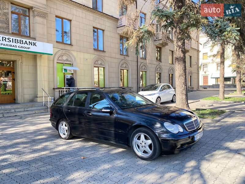 Універсал Mercedes-Benz C-Class 2003 в Запоріжжі
