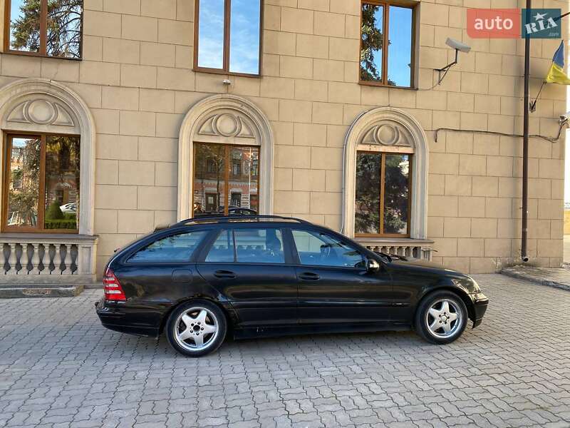 Універсал Mercedes-Benz C-Class 2003 в Запоріжжі