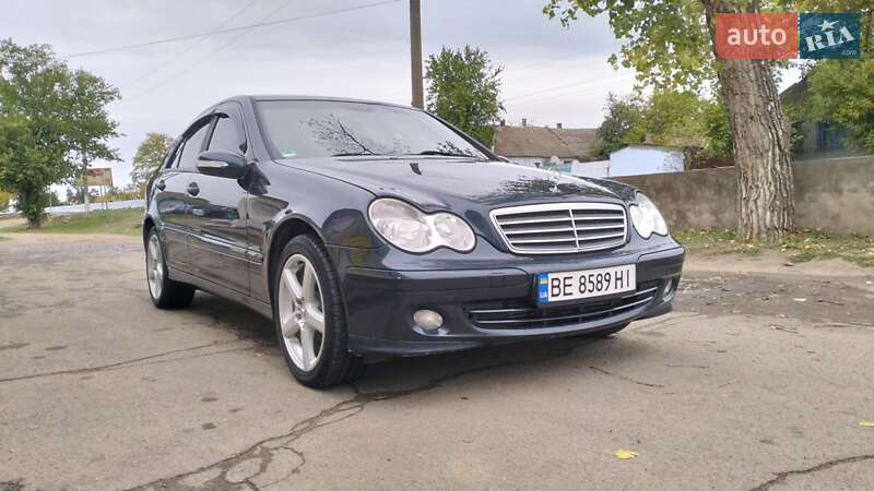 Mercedes-Benz C-Class 2004