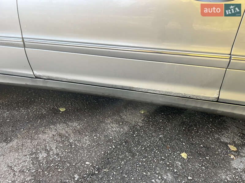 Універсал Mercedes-Benz C-Class 2004 в Кельменцях